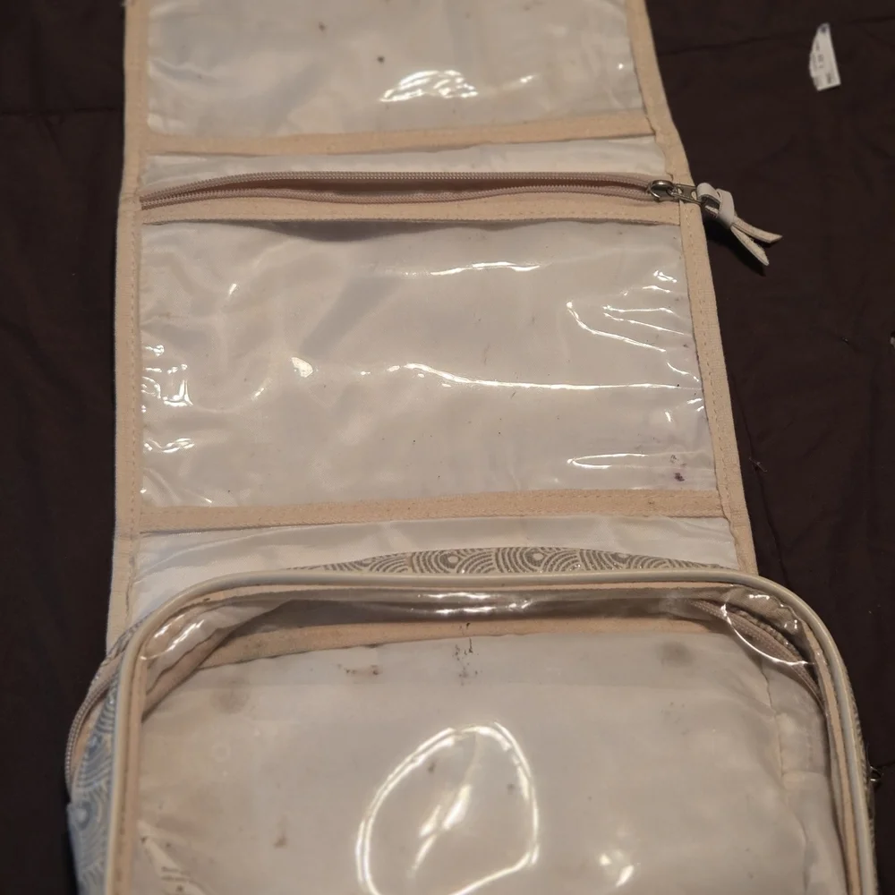 Audrey & Lewis Tan Travel Organizer - Picture 4 of 7